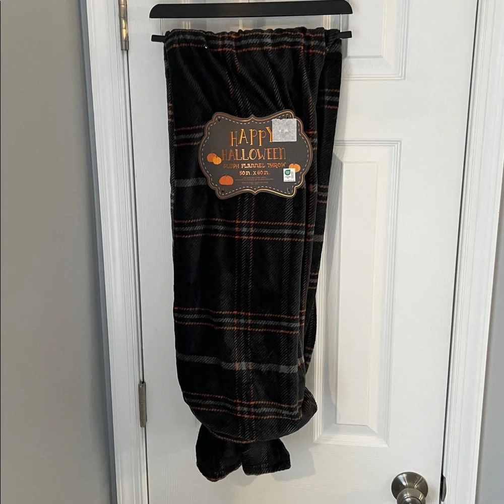 RAMALLAH TRADING CO RT 1916 DESIGNER’S COLLECTION PLUSH HALLOWEEN THROW BLANKET
